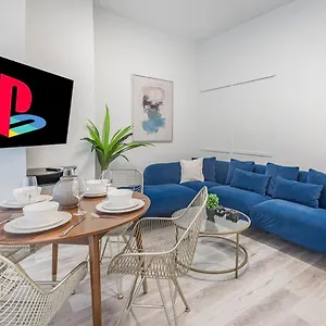  Apartment Luxurious 3bd In Heart Of Downtown Free Parking On-site 5 Min Walk To Bell Center
